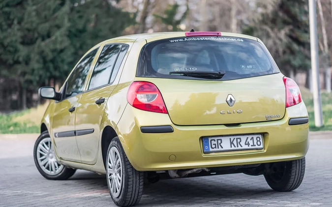 Renault Clio cena 12999 przebieg: 98453, rok produkcji 2006 z Nowy Dwór Gdański małe 667